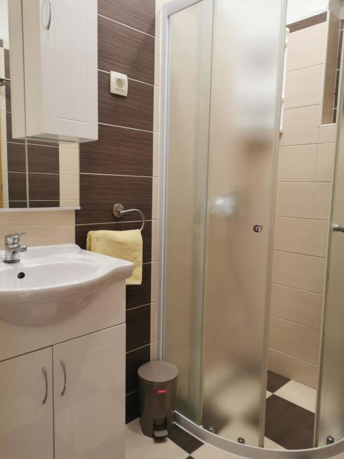 Apartman Ante Brela Eksteriør bilde
