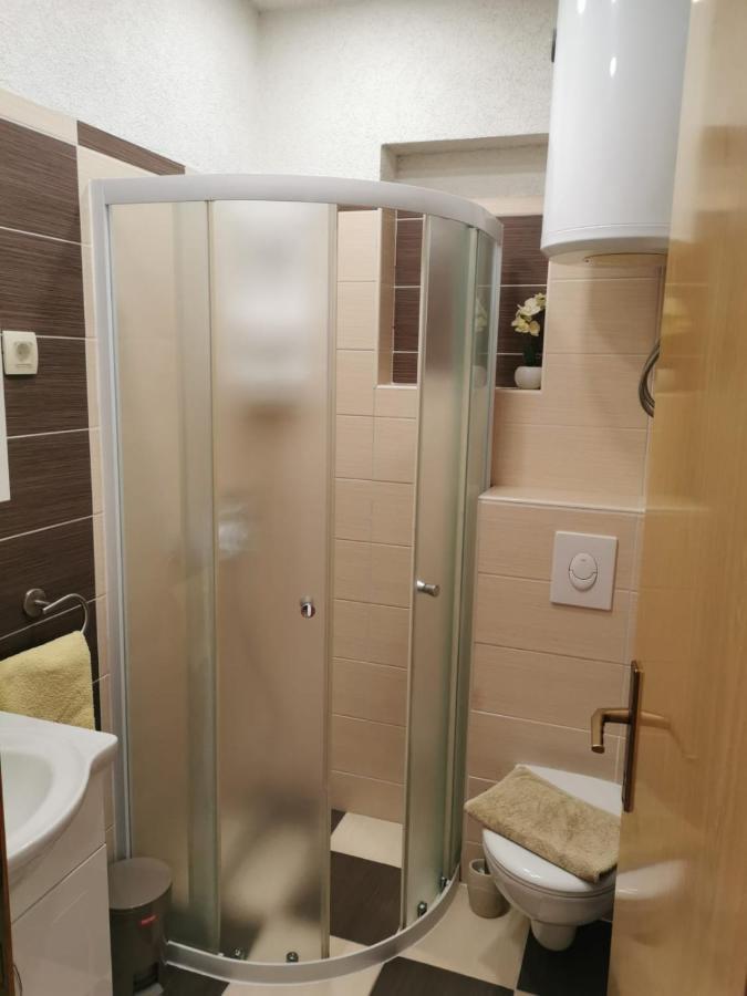 Apartman Ante Brela Eksteriør bilde